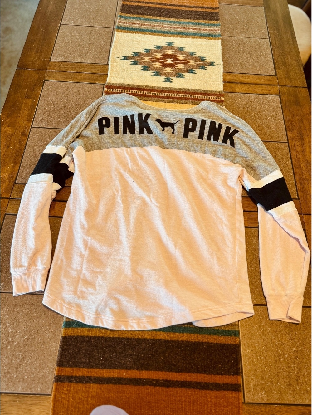 Pink women’s long sleeve size medium - Picture 4 of 4